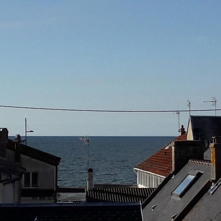 A Bon Port Grandcamp-Maisy Exterior foto